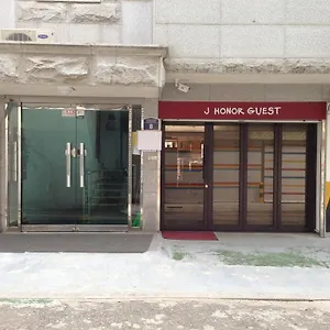 J-honor Hotel